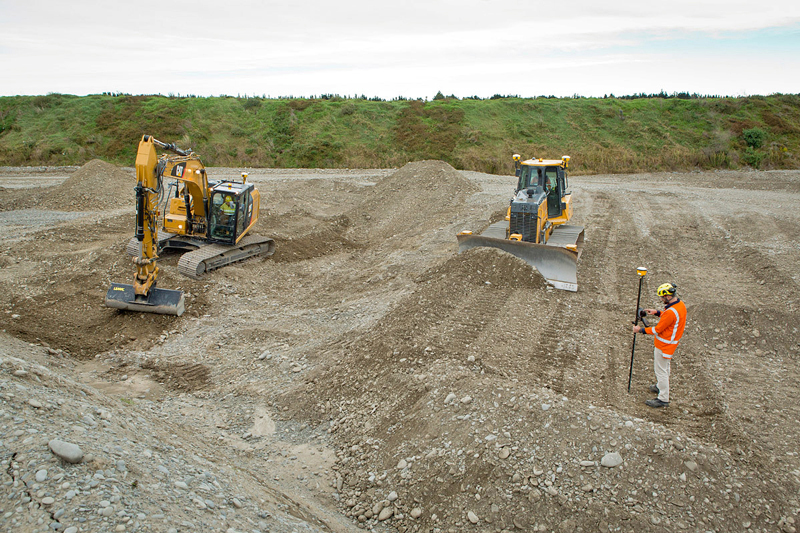 Image - Trimble Earthworks for Dozers Deere Cat and SPS986 with TSC7 001_LR.jpg